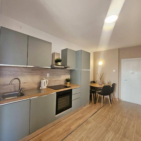 Apartment Lovre Zara Esterno foto