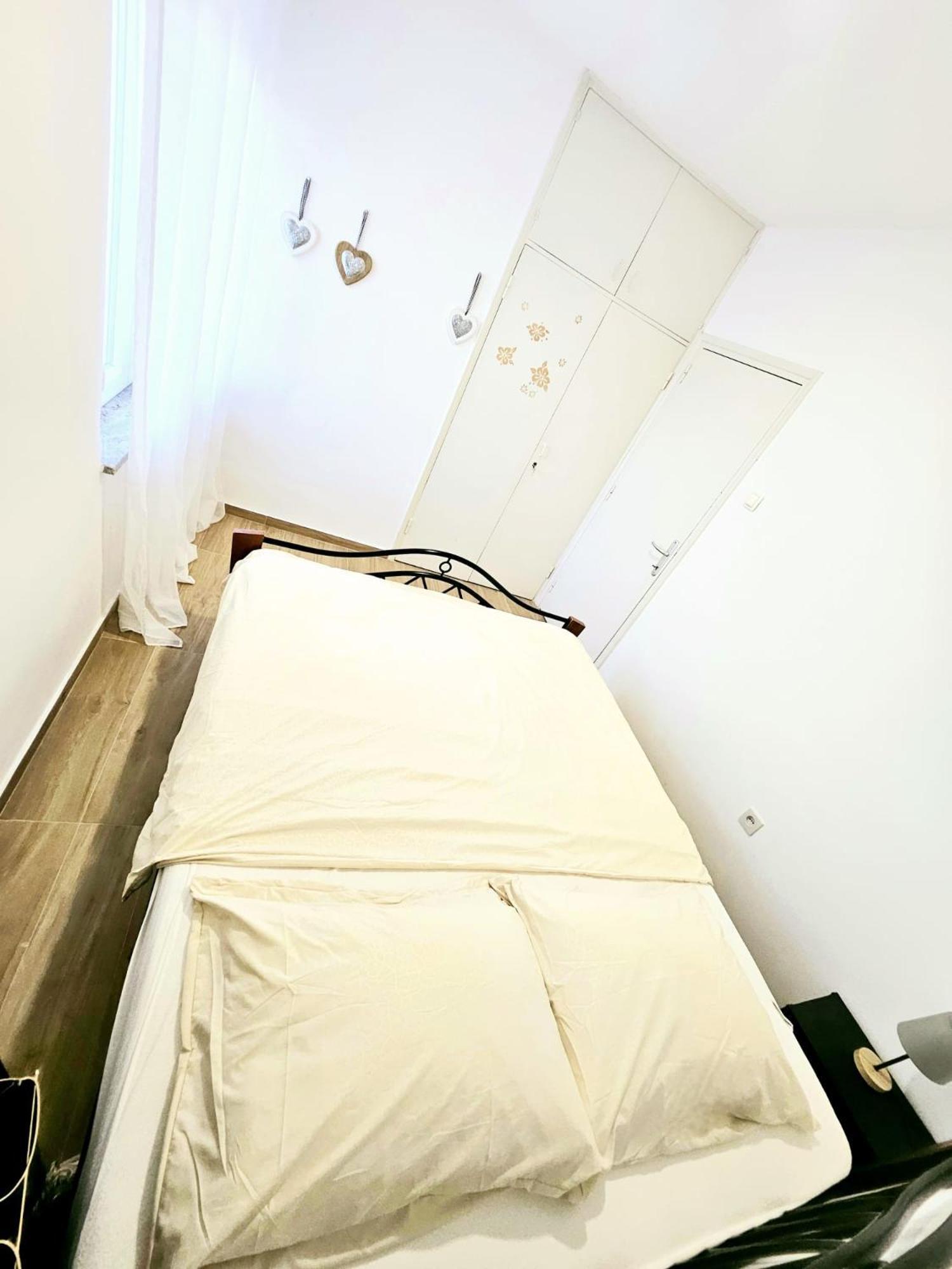 Apartment Lovre Zara Esterno foto