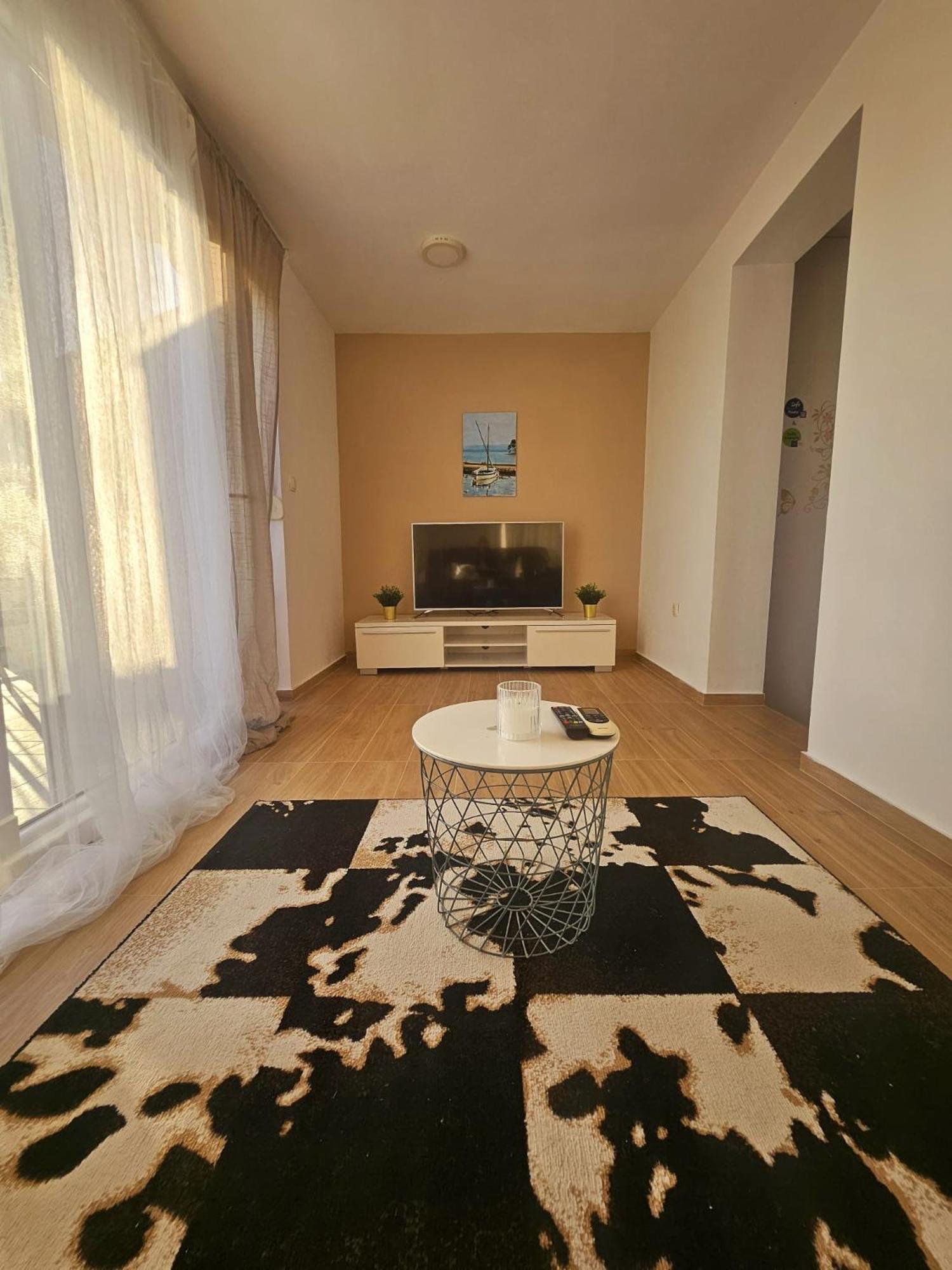 Apartment Lovre Zara Esterno foto