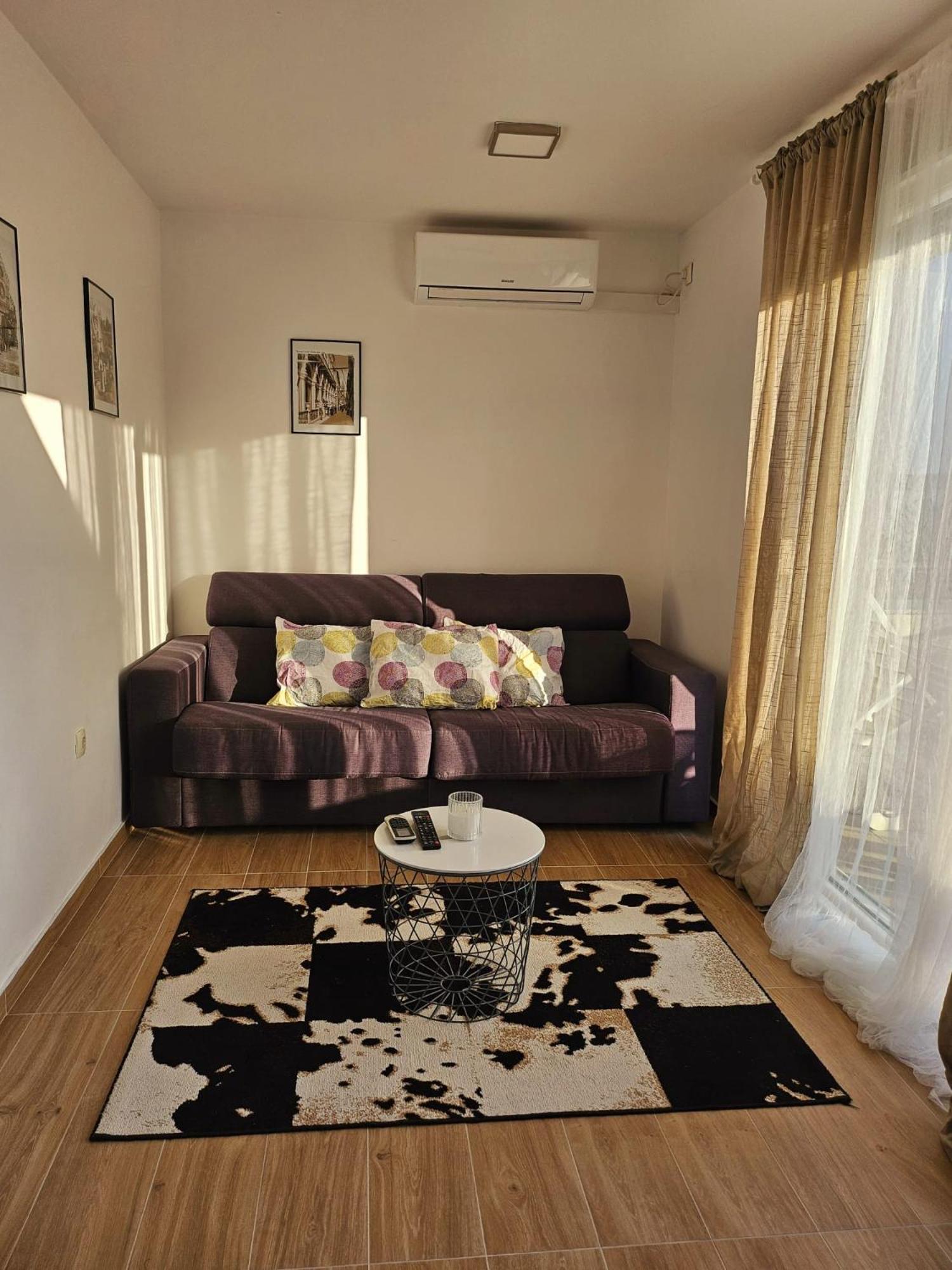 Apartment Lovre Zara Esterno foto