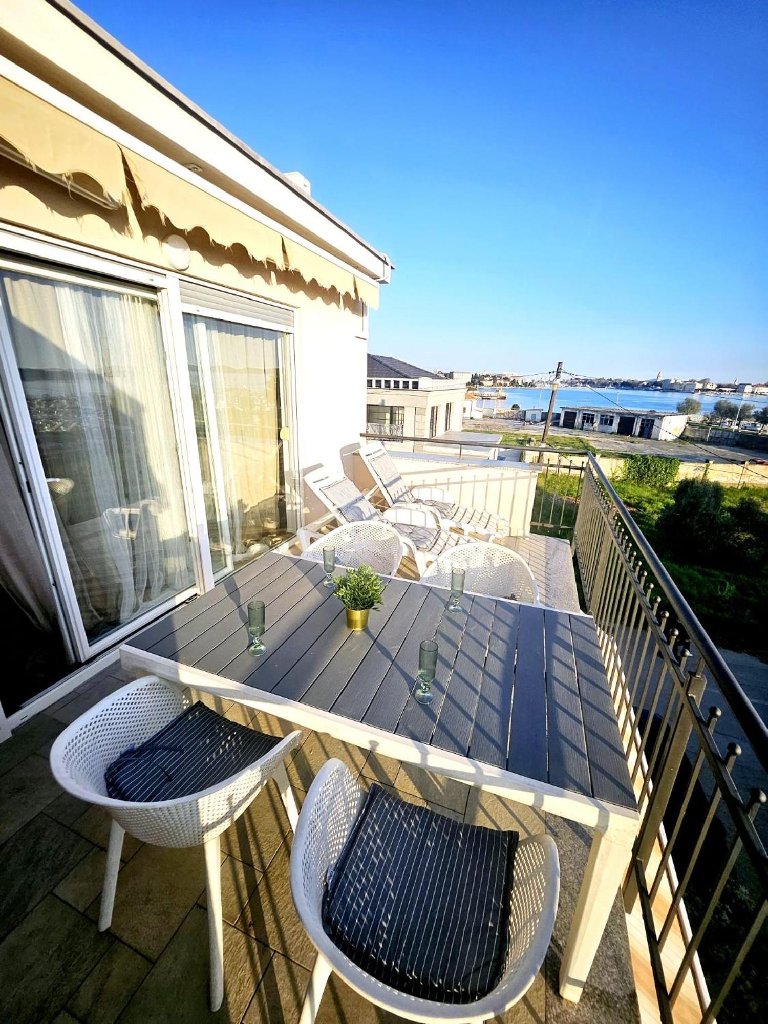 Apartment Lovre Zara Esterno foto